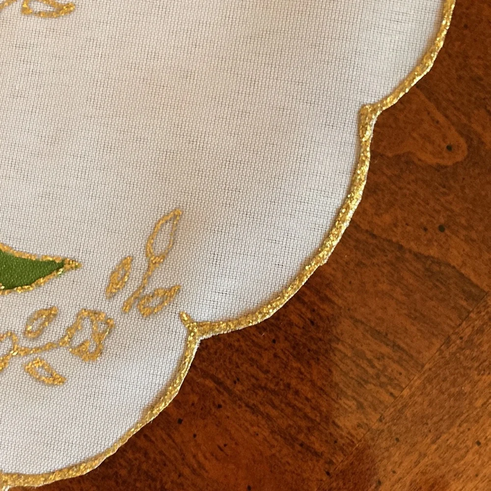 Set of 4 table Topper Oval shape with scalloped gold glitter